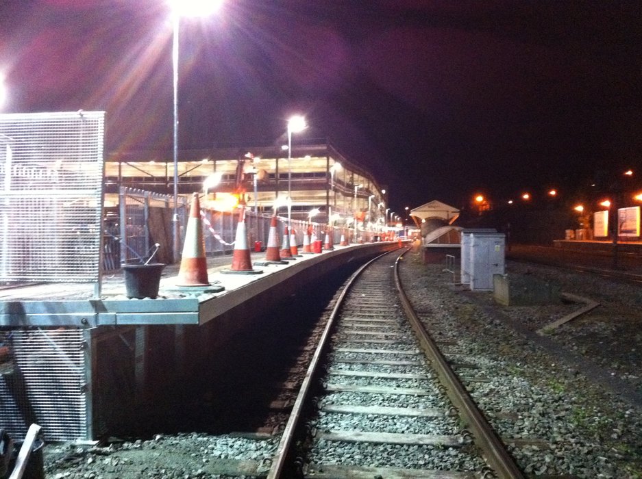 Il marciapiede della stazione High Wycombe passa dal sopralluogo al termine dell’installazione in 3 mesi